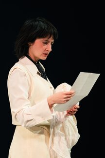 Daniela Bjelobradić (Elena)