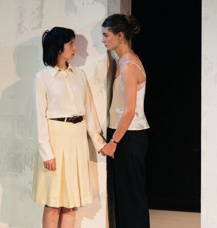 Daniela Bjelobradić (Lenù), Julia Posch (Lila)