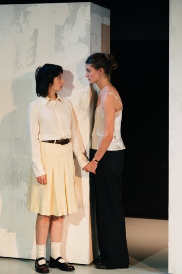 Daniela Bjelobradić (Lenù), Julia Posch (Lila) | © Amir Kaufmann