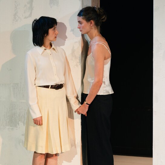 Daniela Bjelobradić (Lenù), Julia Posch (Lila) | © Amir Kaufmann