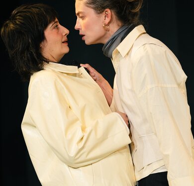 Daniela Bjelobradić (Lenù), Julia Posch (Lila)