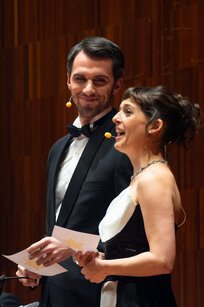 Neujahrskonzert 2026: Moderation Andrea De Majo & Juliana Haider_02 | © WE FEEL Neujahrskonzert 2026: Moderation Andrea De Majo & Juliana Haider_02 | © WE FEEL