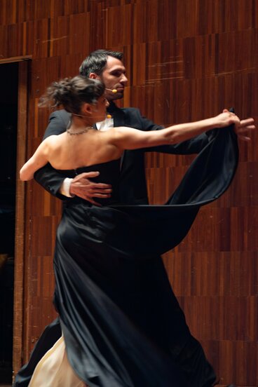 Neujahrskonzert 2026: Moderation Andrea De Majo & Juliana Haider_03 | © WE FEEL