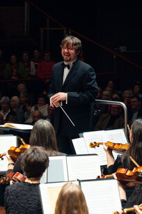 Neujahrskonzert 2026: Musikalische Leitung Ainārs Rubiķis_03 | © WE FEEL Neujahrskonzert 2026: Musikalische Leitung Ainārs Rubiķis_03 | © WE FEEL