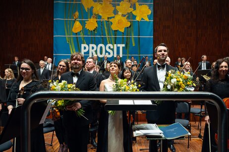 Neujahrskonzert 2026: Musikalische Leitung Ainārs Rubiķis, Moderation Andrea De Majo & Juliana Haider_01 | © WE FEEL