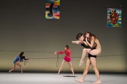 Stück: Stomach of the Wound / Choreografie: Melissa Totaro Foto: Letizia Pignard, Giorgia Doria, Giorgos Mitas, Olivia Swintek