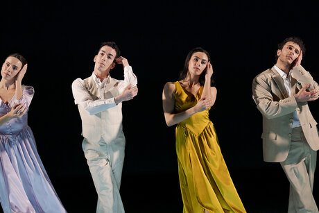 Stück: 3 Stories / Choreografie: Yi Yu Foto: Sarah Merler, Iliano Tomasetto, Catarina Abreu, Antonio Tafuni | © Werner Kmetitsch