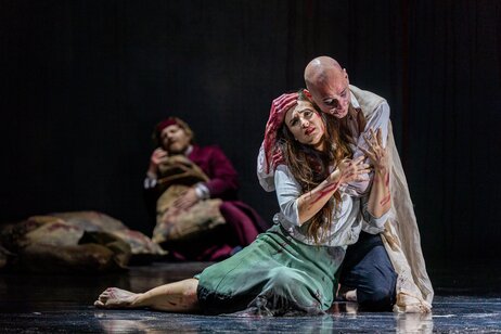 Johannes Maria Wimmer (Thoas), Annina Wachter (Hermione), Georg A. Bochow (Orest)  | © Victor Klein