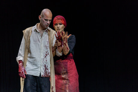 Georg A. Bochow (Orest), Anastasia Lerman (Iphigenie) | © Victor Klein Georg A. Bochow (Orest), Anastasia Lerman (Iphigenie) | © Victor Klein