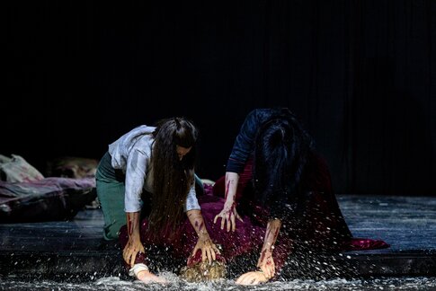 Annina Wachter (Hermione), Johannes Maria Wimmer (Thoas), Anastasia Lerman (Iphigenie)