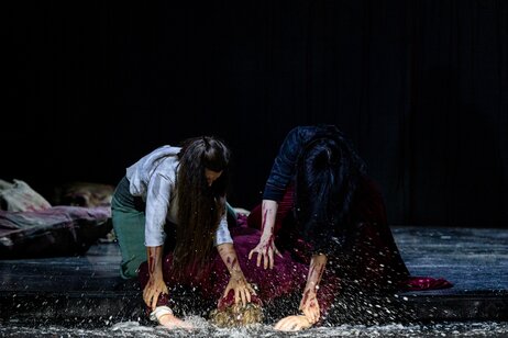 Annina Wachter (Hermione), Johannes Maria Wimmer (Thoas), Anastasia Lerman (Iphigenie) | © Victor Klein