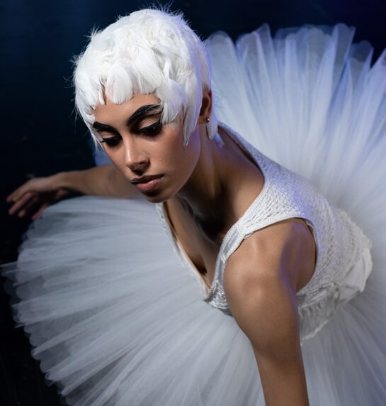 Catarina Abreu als Odette | © Leon Arevalo