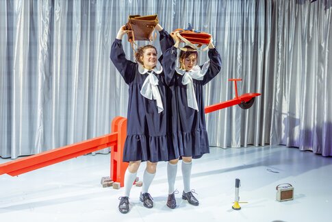 Wiltrud Stieger (Elena) & Desirée Jakobitsch (Lila)