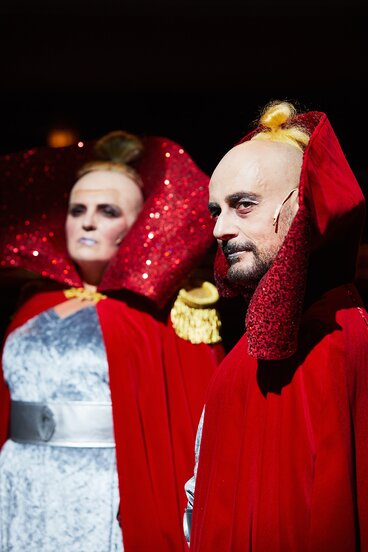 Petra Alexandra Pippan (Magenta), Pasquale di Filippo (Riff-Raff) | © Konrad Fersterer