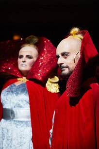 Petra Alexandra Pippan (Magenta), Pasquale di Filippo (Riff-Raff) | © Konrad Fersterer Petra Alexandra Pippan (Magenta), Pasquale di Filippo (Riff-Raff) | © Konrad Fersterer