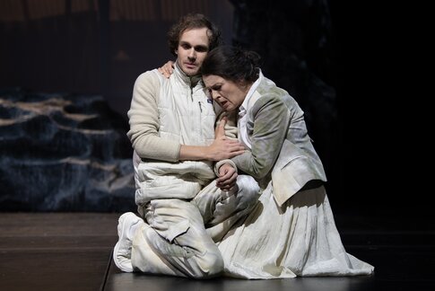 Florian Granzner (Xaver), Sara Nunius (Anna)