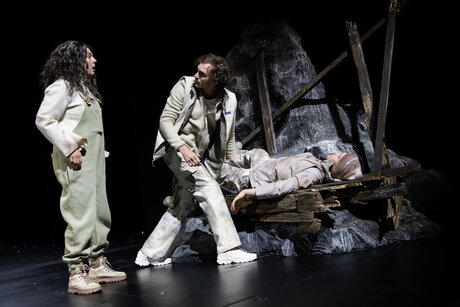 Sara Nunius (Anna), Florian Granzner (Xaver), Elias Häusler (Noah) | © Cordula Treml Sara Nunius (Anna), Florian Granzner (Xaver), Elias Häusler (Noah) | © Cordula Treml