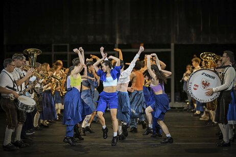Tanzensemble, Stadtmusikkapelle Amras | © Andreas Etter