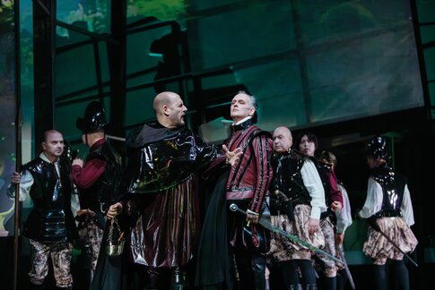 Christian Miedl (Don Stepano), Stephen Chaundy (Don Gairre), Stanislav Stambolov (Konquistador), Chor