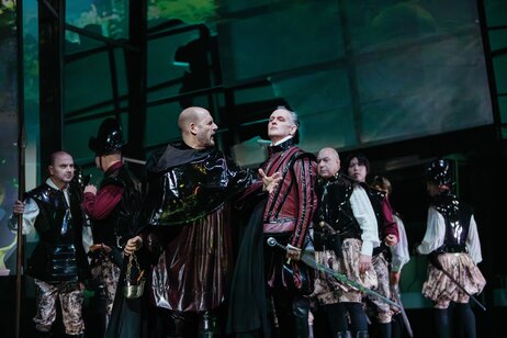 Christian Miedl (Don Stepano), Stephen Chaundy (Don Gairre), Stanislav Stambolov (Konquistador), Chor