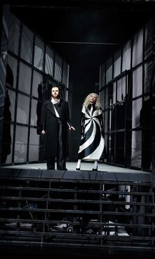 Marcel Brunner (Seher), Hazel Neighbour (Echo)