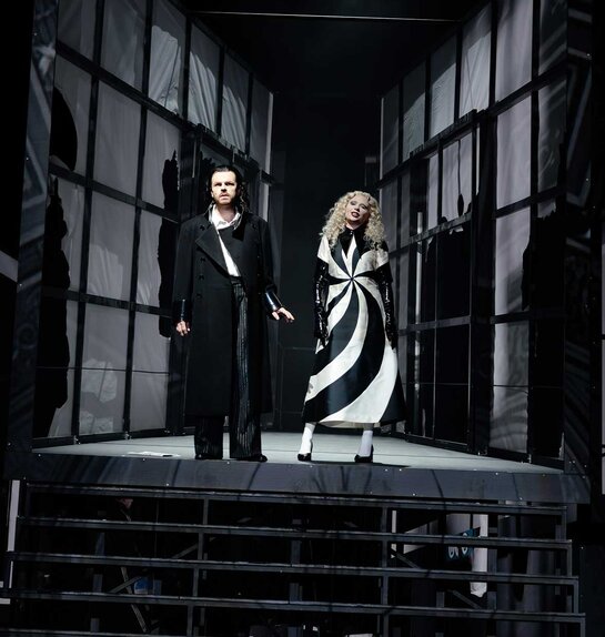 Marcel Brunner (Seher), Hazel Neighbour (Echo)