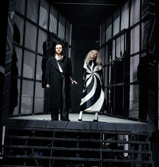 Marcel Brunner (Seher), Hazel Neighbour (Echo)