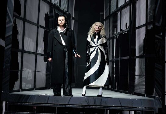 Marcel Brunner (Seher), Hazel Neighbour (Echo)