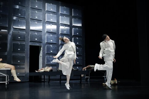 «Over My Dead Body» Elizabeth Shupe, Giorgos Mitas, Ensemble
