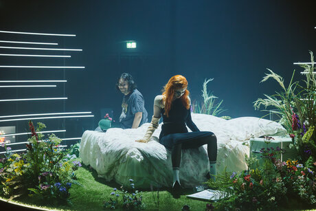 Julien Horbatuk (Guy), Lucy Altus (Nur) | © Frol Poslednyi Julien Horbatuk (Guy), Lucy Altus (Nur) | © Frol Poslednyi