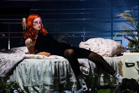 ÖEA Kammerspiele Innsbruck: Lucy Altus (Nur) | © Victor Klein ÖEA Kammerspiele Innsbruck: Lucy Altus (Nur) | © Victor Klein