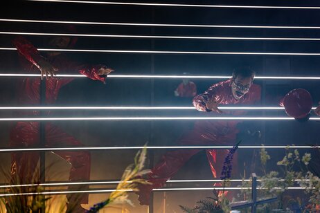 ÖEA Kammerspiele Innsbruck: Thomas Lichtenecker (Doll) & Paul Schweinester (Council Member)  | © Victor Klein