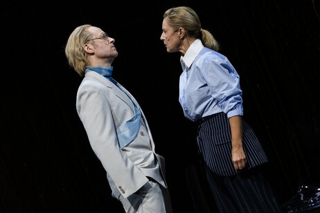 Kristoffer Nowak (Burleigh), Ulrike Lasta (Paulet)