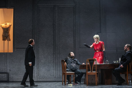William Blake (Ein Richter), Kazuki Yoshida (Gustavo), Anastasia Lerman (Oscar), Önay Köse (Renato) | © Barbara Pálffy