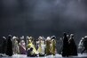 Önay Köse (Renato), Kazuki Yoshida (Gustavo), Annina Wachter (Oscar), Viktorija Kaminskaite (Amelia), Chor des Tiroler Landestheaters