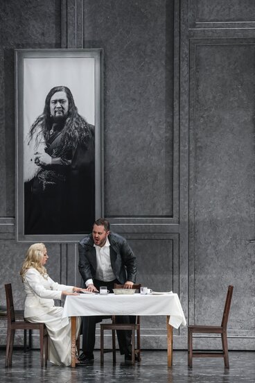 Viktorija Kaminskaite (Amelia), Önay Köse (Renato)