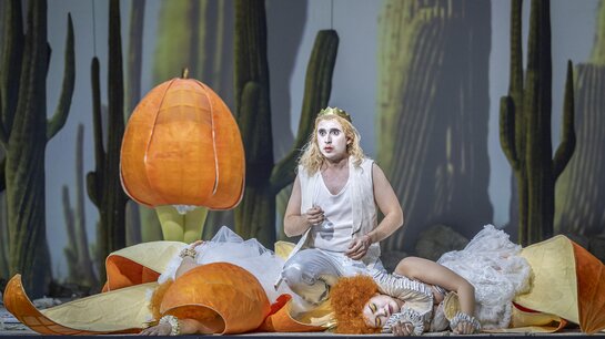 Alexander Fedorov (Prinz), Annina Wachter (Ninetta), Federica Cassati (Linetta), Anastasia Lerman (Nicoletta)  | © Birgit Gufler