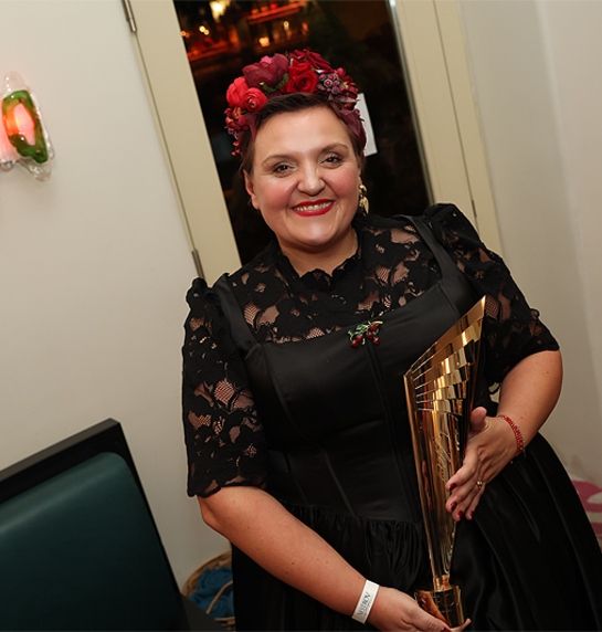 Petra Alexandra Pippan, Gewinnerin des NESTROY-Publikumspreis 2025 | © Katharina Schiffl Petra Alexandra Pippan, Gewinnerin des NESTROY-Publikumspreis 2025 | © Katharina Schiffl