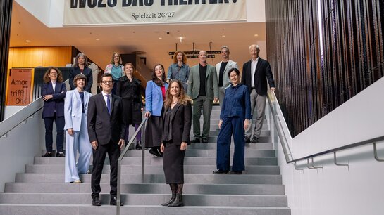 Unser Leitungsteam (von links nach rechts, beginnend ganz oben): Elisabeth Schack, Uschi Oberleiter, Stefan Späti, Martina Natter, Marcel Leemann, Wolfgang Laubichler, Susanne Fohr, Laura Nöbauer, Jeannine Grüneis, Julia Spinola, Bettina Bruinier, Markus Lutz, Irene Girkinger | © Victor Klein